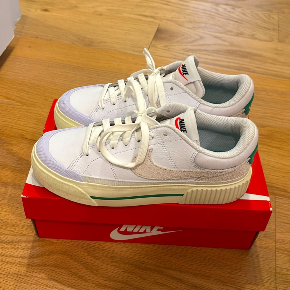 Nike women’s court legacy lift